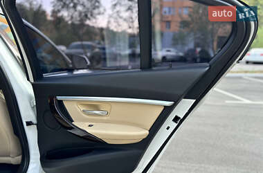 Седан BMW 3 Series 2017 в Киеве