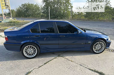 Седан BMW 3 Series 1998 в Кодимі