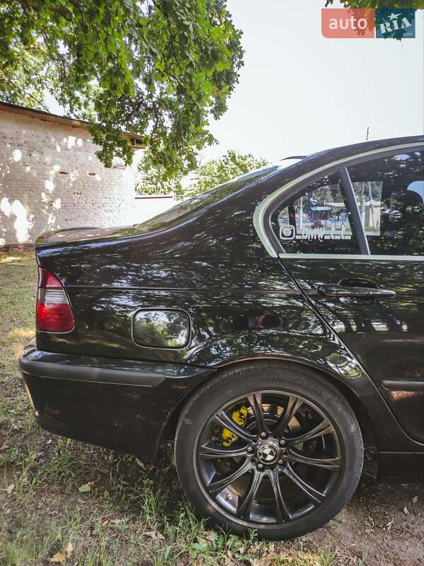 Седан BMW 3 Series 2004 в Глобине