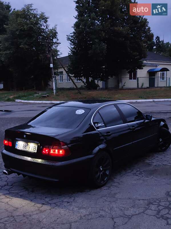 Седан BMW 3 Series 2004 в Глобине