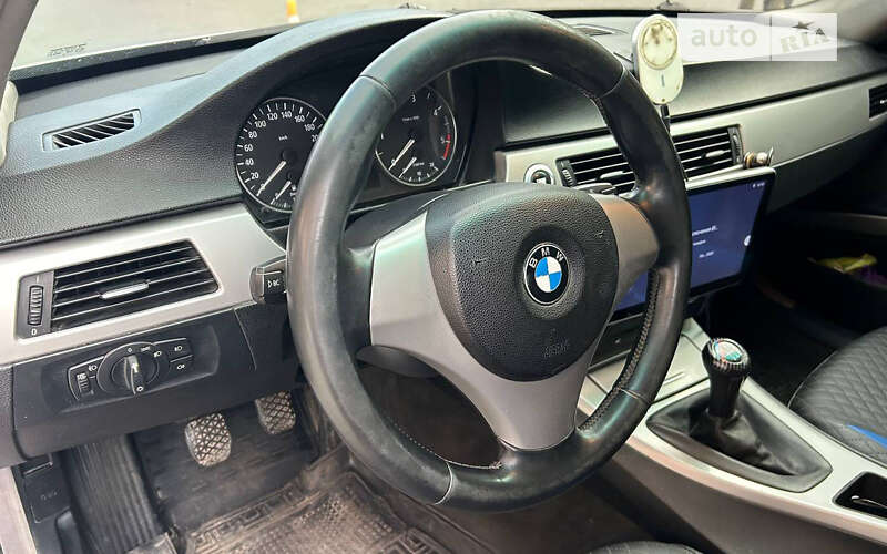 Седан BMW 3 Series 2006 в Черновцах