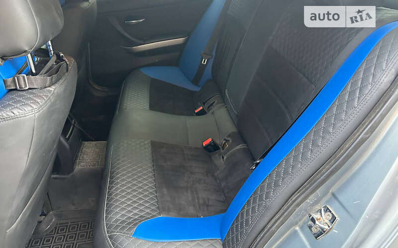 Седан BMW 3 Series 2006 в Черновцах