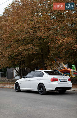 Седан BMW 3 Series 2011 в 