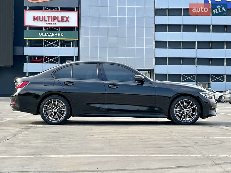 Седан BMW 3 Series 2019 в Киеве