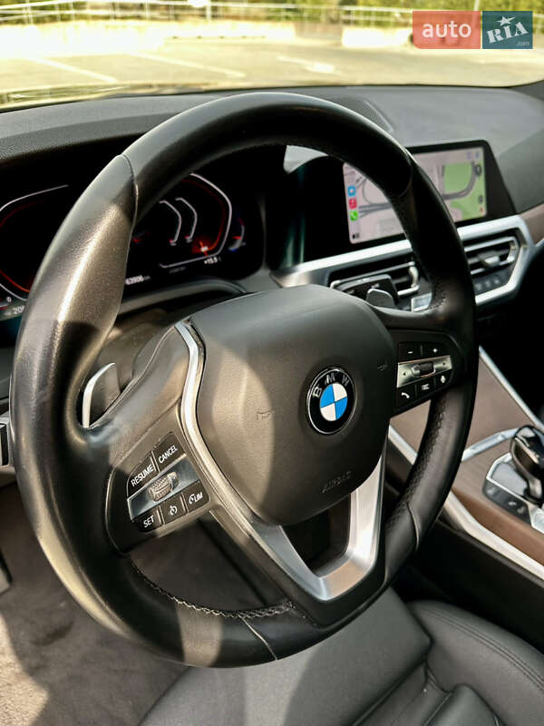 Седан BMW 3 Series 2019 в Киеве