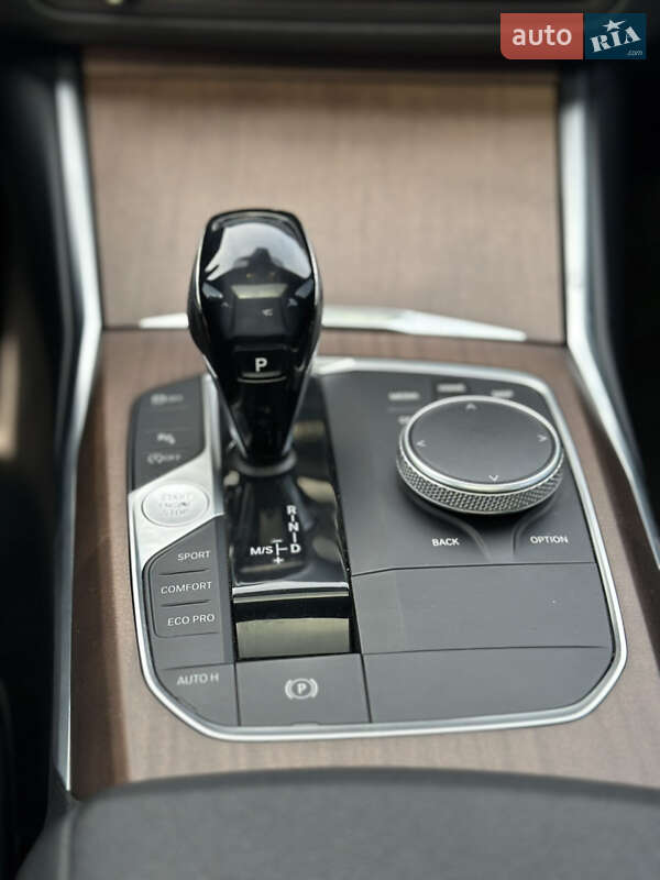 Седан BMW 3 Series 2019 в Киеве