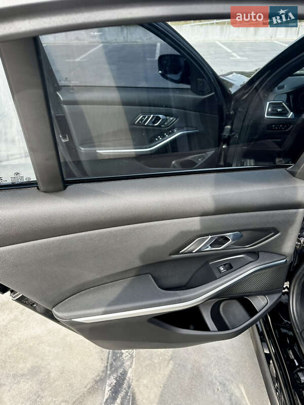Седан BMW 3 Series 2019 в Киеве