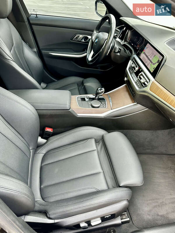 Седан BMW 3 Series 2019 в Киеве