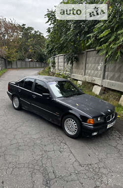 Седан BMW 3 Series 1995 в Одессе