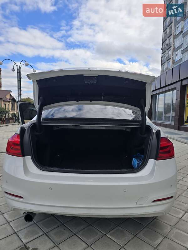 Седан BMW 3 Series 2015 в Ивано-Франковске