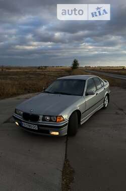 Седан BMW 3 Series 1997 в Києві