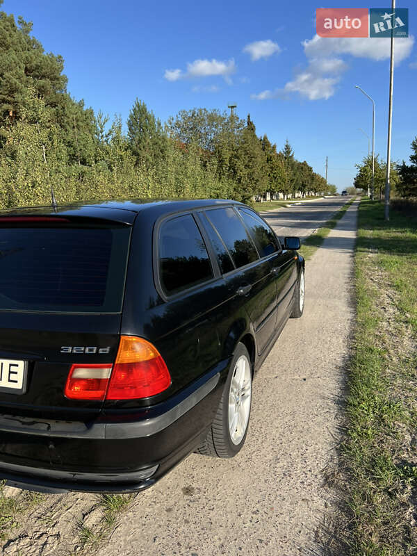 Универсал BMW 3 Series 2005 в Вараше