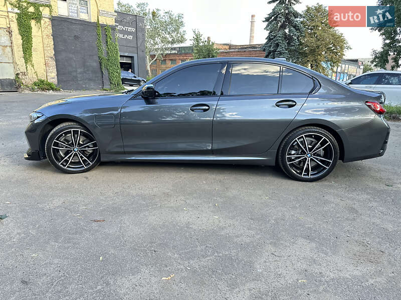 Седан BMW 3 Series 2020 в Киеве