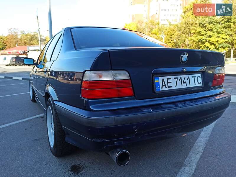 Седан BMW 3 Series 1995 в Дніпрі
