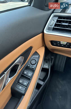 Седан BMW 3 Series 2022 в Киеве