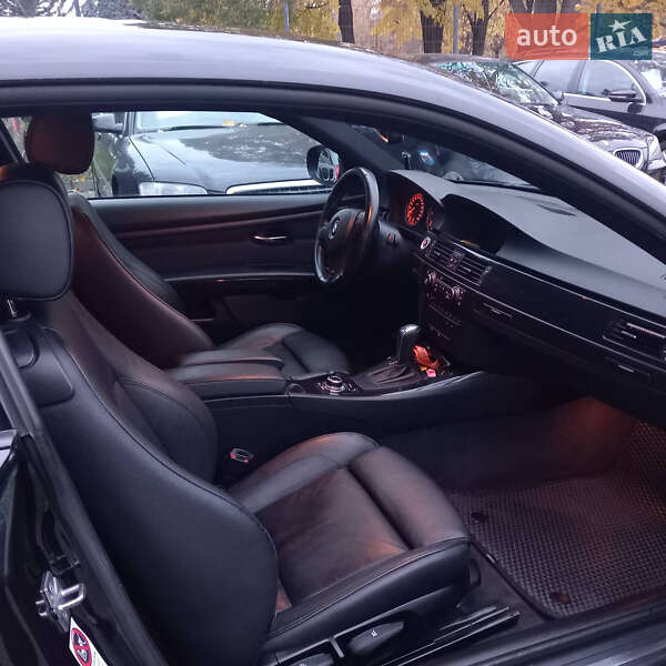 Купе BMW 3 Series 2011 в Чернівцях
