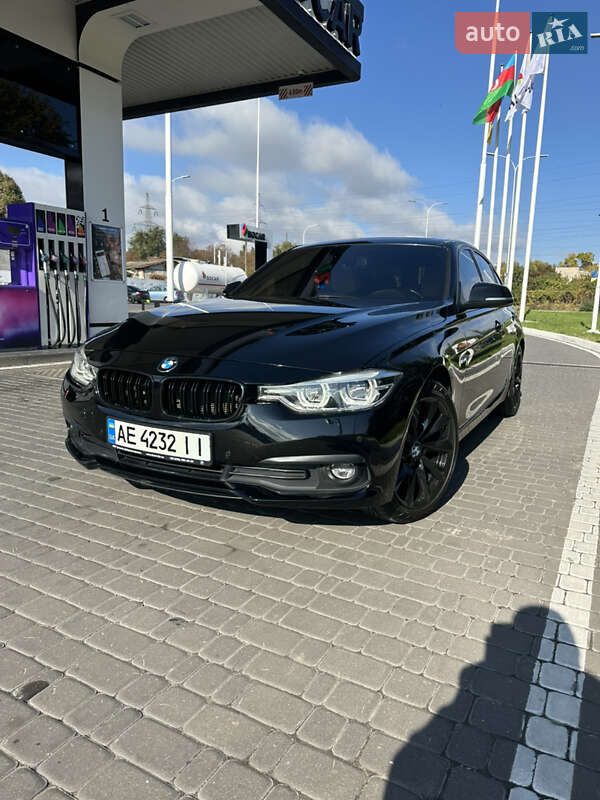 Седан BMW 3 Series 2017 в Днепре