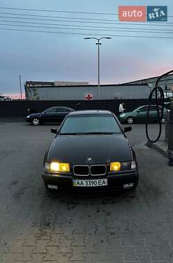 Седан BMW 3 Series 1991 в Киеве