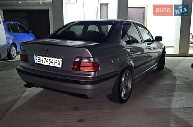 Седан BMW 3 Series 1997 в Одессе