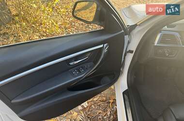 Седан BMW 3 Series 2018 в 