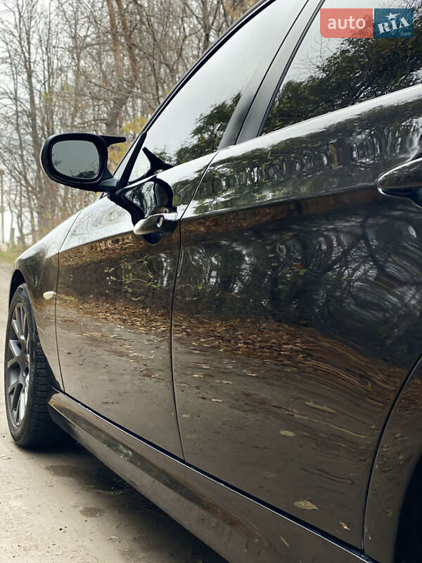 Седан BMW 3 Series 2011 в Чернівцях