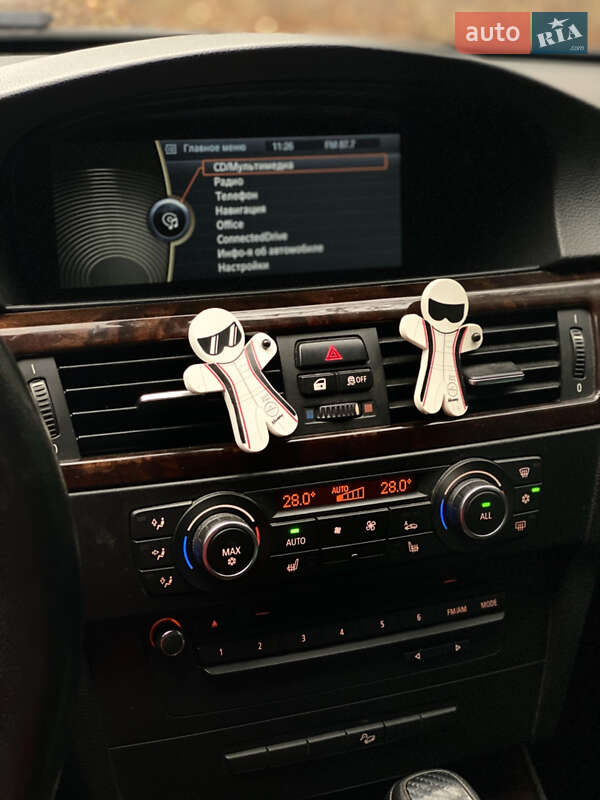 Седан BMW 3 Series 2011 в Чернівцях