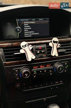 Седан BMW 3 Series 2011 в 