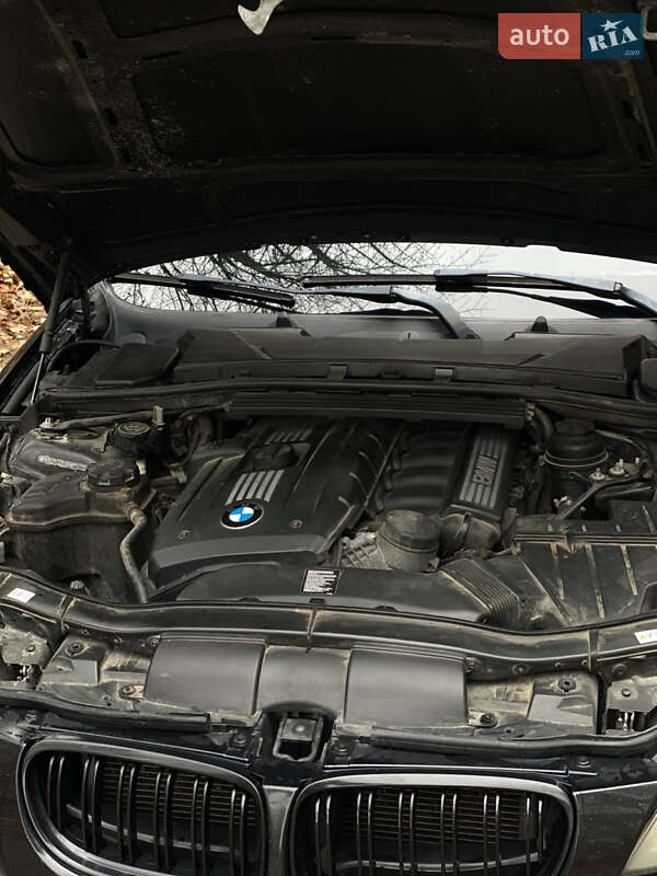 Седан BMW 3 Series 2011 в Чернівцях