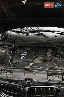 Седан BMW 3 Series 2011 в 