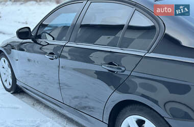 Седан BMW 3 Series 2009 в Виннице