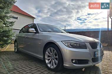 Седан BMW 3 Series 2011 в Сваляві