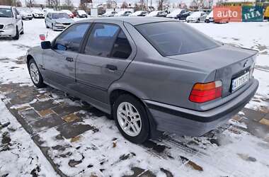 Седан BMW 3 Series 1995 в Бучі