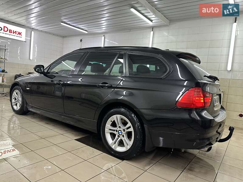 Универсал BMW 3 Series 2010 в Сумах