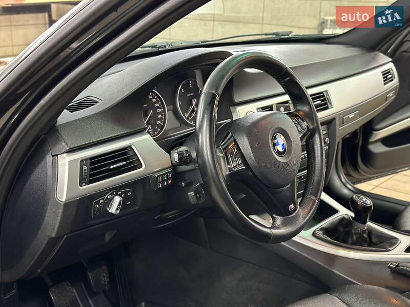 Универсал BMW 3 Series 2010 в Сумах
