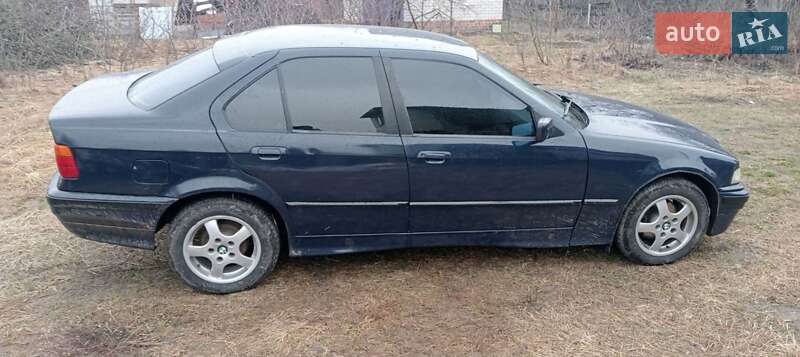 Седан BMW 3 Series 1993 в Чернигове