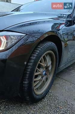 Седан BMW 3 Series 2014 в Черновцах