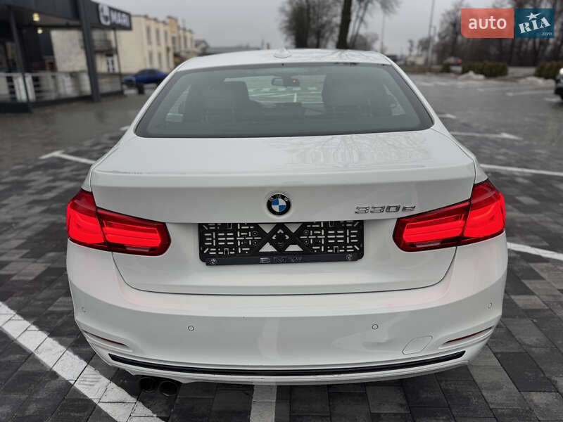 Седан BMW 3 Series 2017 в Киеве