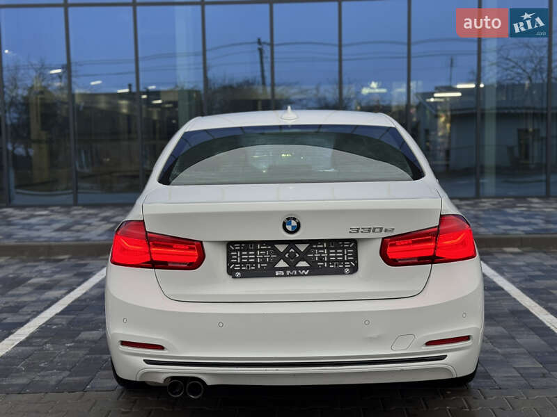 Седан BMW 3 Series 2017 в Киеве