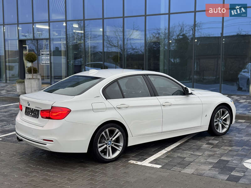 Седан BMW 3 Series 2017 в Киеве