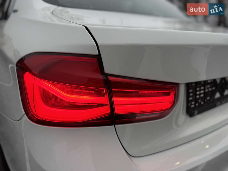 Седан BMW 3 Series 2017 в Киеве