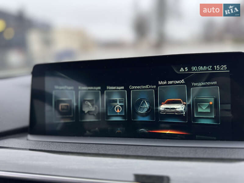 Седан BMW 3 Series 2017 в Киеве