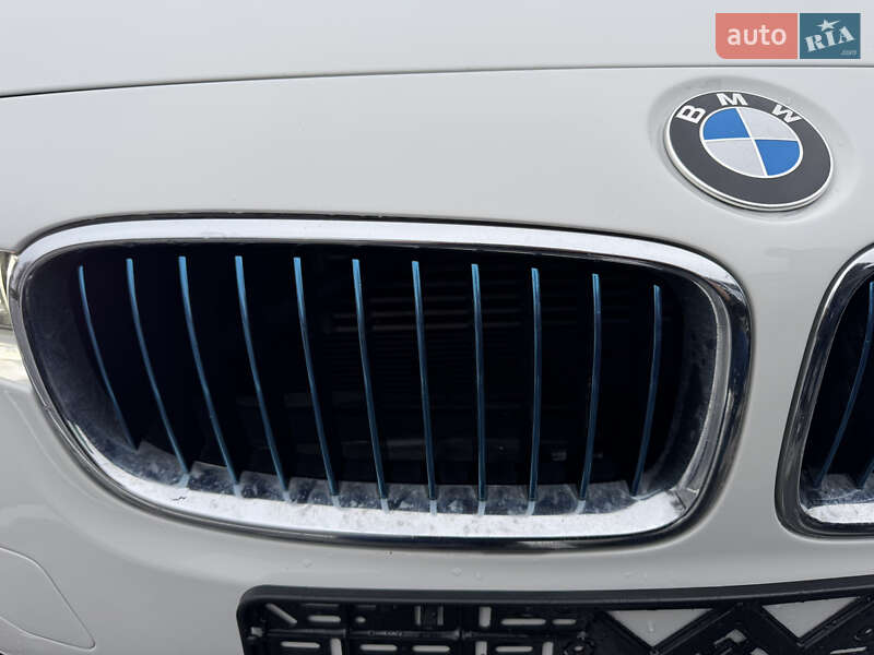 Седан BMW 3 Series 2017 в Киеве