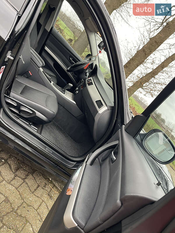 Седан BMW 3 Series 2010 в Черновцах