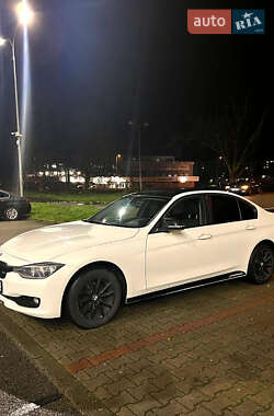 Седан BMW 3 Series 2013 в Львові