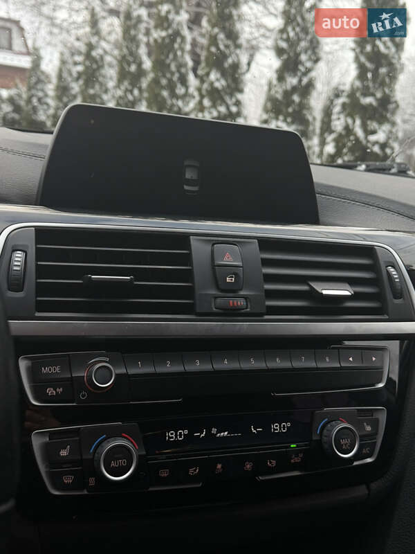 Седан BMW 3 Series 2018 в Львове
