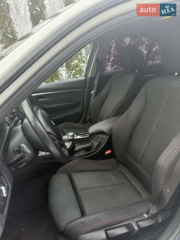 Седан BMW 3 Series 2018 в Львове