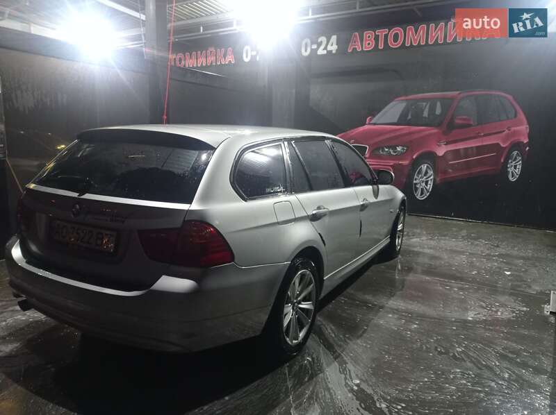 Универсал BMW 3 Series 2011 в Межгорье