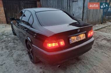 Седан BMW 3 Series 2003 в Заречном