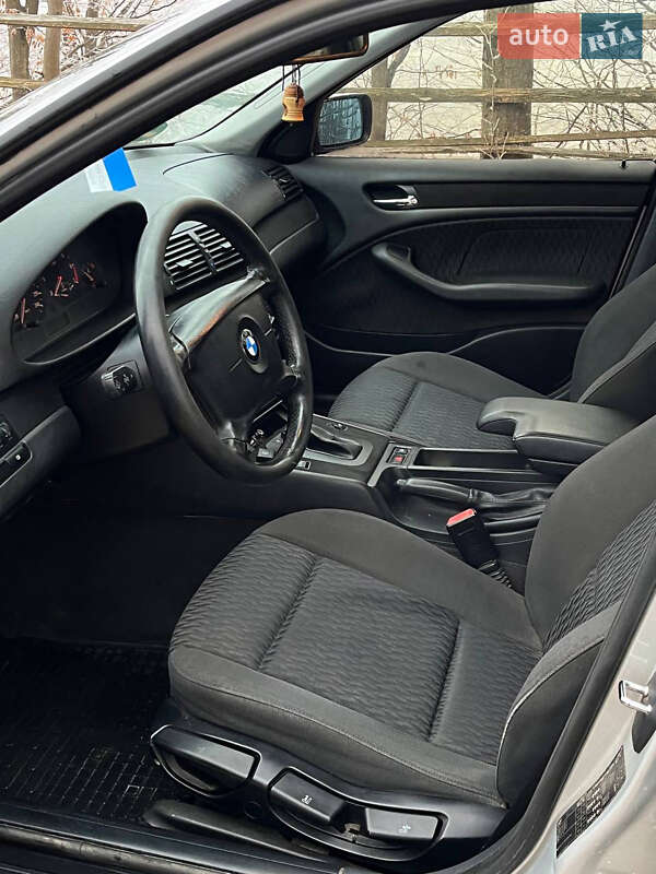 Седан BMW 3 Series 2000 в Солотвине