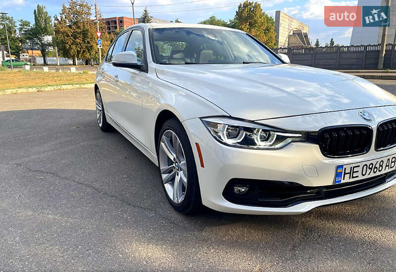 Седан BMW 3 Series 2018 в Львове